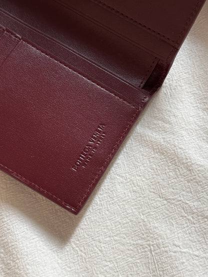 Pre-owned Bottega Veneta burgundy wallet🍷