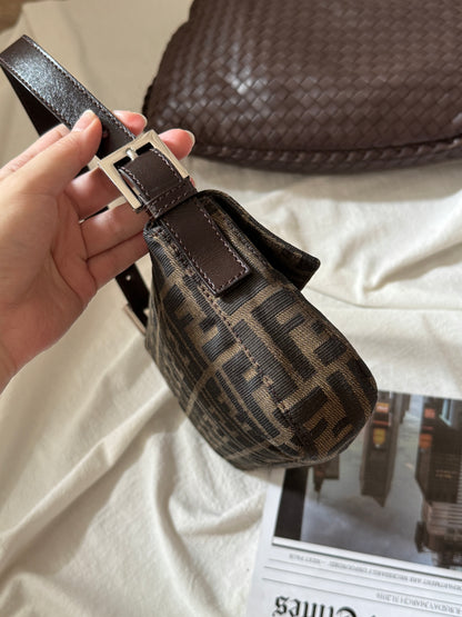 Vintage Fendi classic zucca baguette🥖