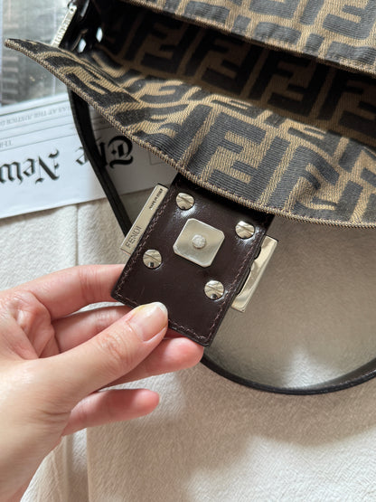 Vintage Fendi classic zucca baguette🥖
