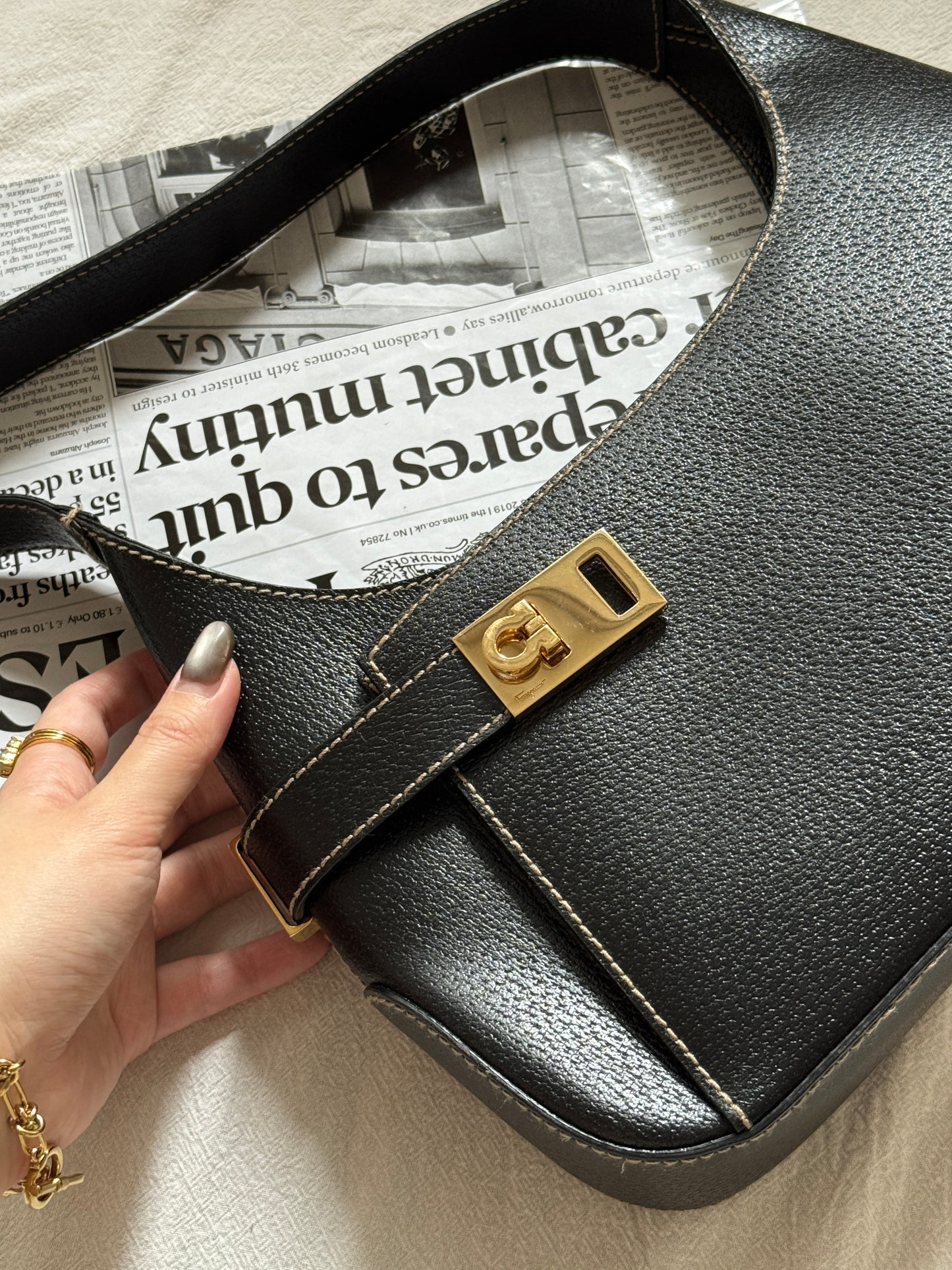 Vintage Salvatore Ferragamo hobo bag🌙