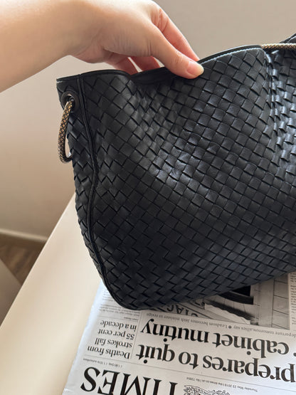 Vintage Bottega Veneta chained hobo🪐