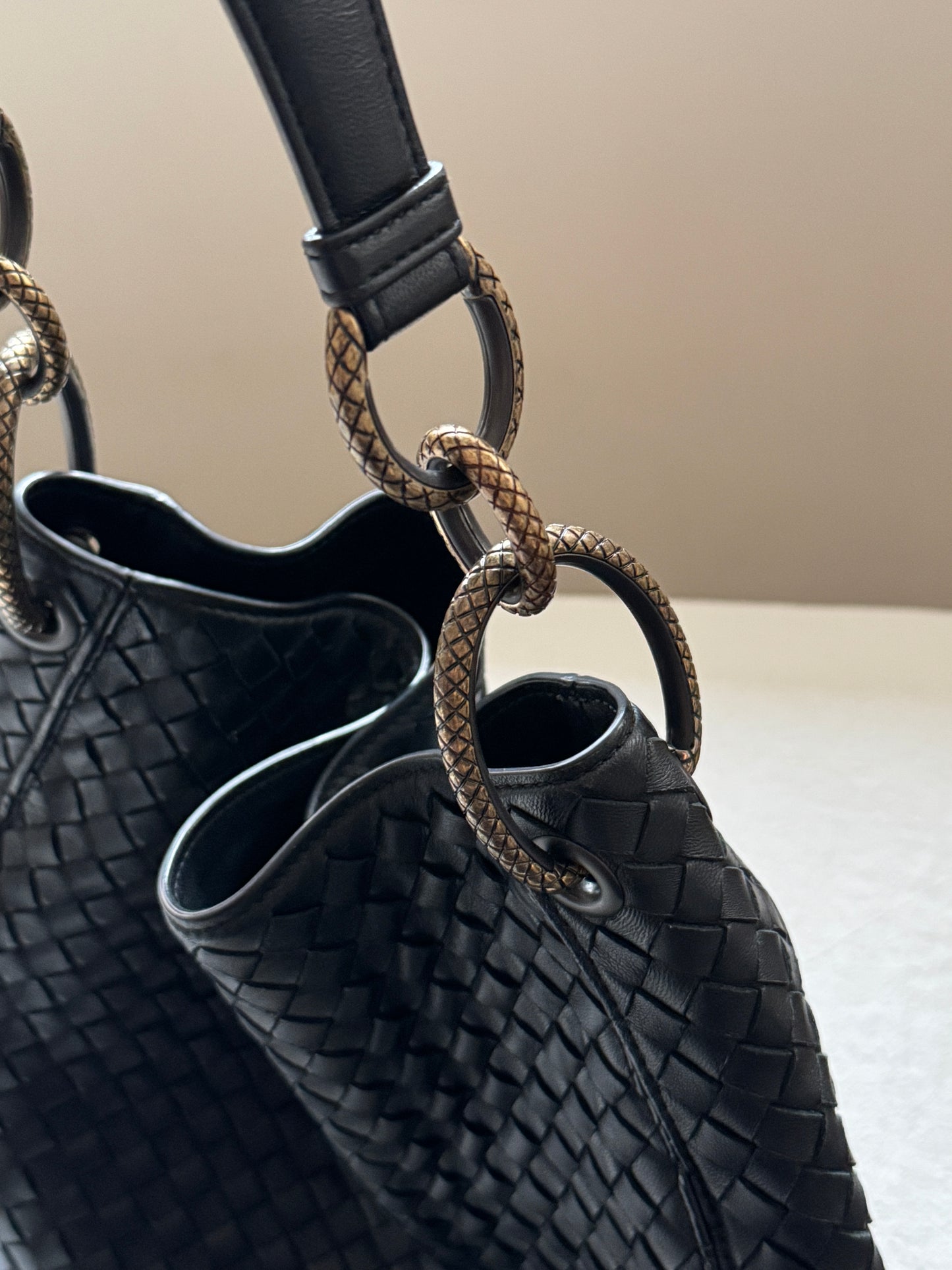 Vintage Bottega Veneta chained hobo🪐
