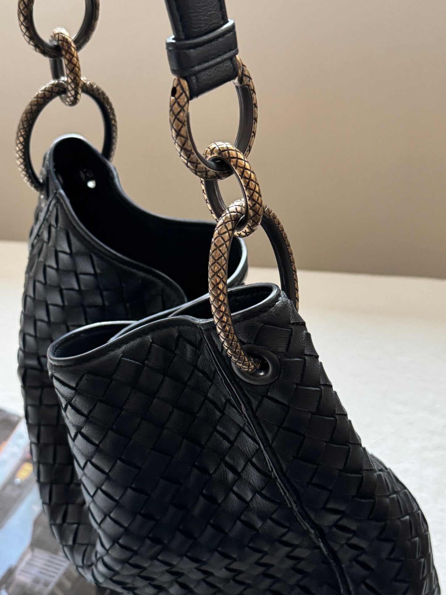 Vintage Bottega Veneta chained hobo🪐
