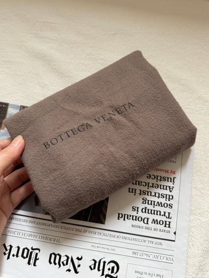 Vintage Bottega Veneta chained hobo🪐
