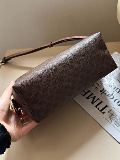 Vintage Celine macadam pouch🪐