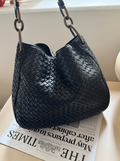 Vintage Bottega Veneta chained hobo🪐