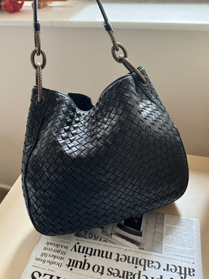 Vintage Bottega Veneta chained hobo🪐