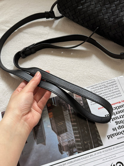 Vintage Bottega Veneta so black intrecciato crossbody bag