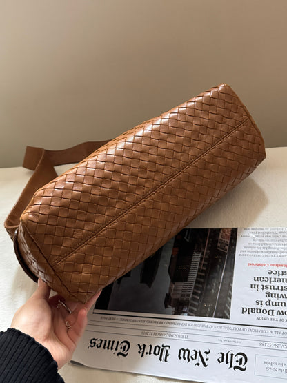 Vintage Bottega Veneta intrecciato double pocket bag🧸