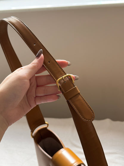 Vintage Valentino Garavani bucket bag🧺