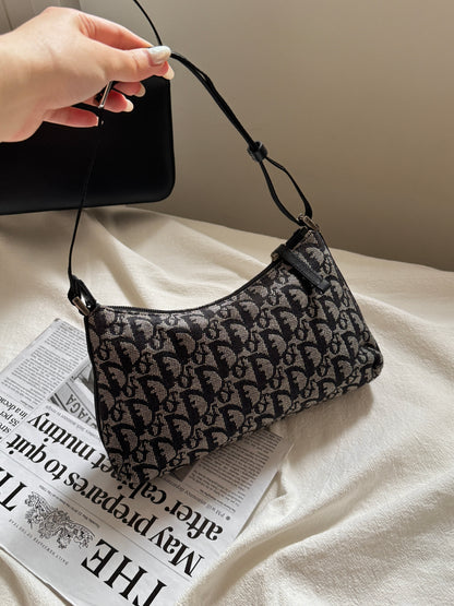 Vintage Dior dark navy trotter bag⚓️