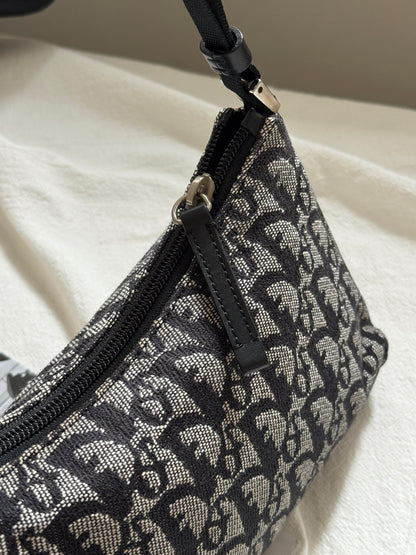 Vintage Dior dark navy trotter bag⚓️