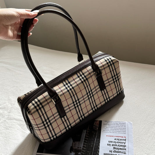Vintage B u r b e r r y bowling shoulder bag🧳