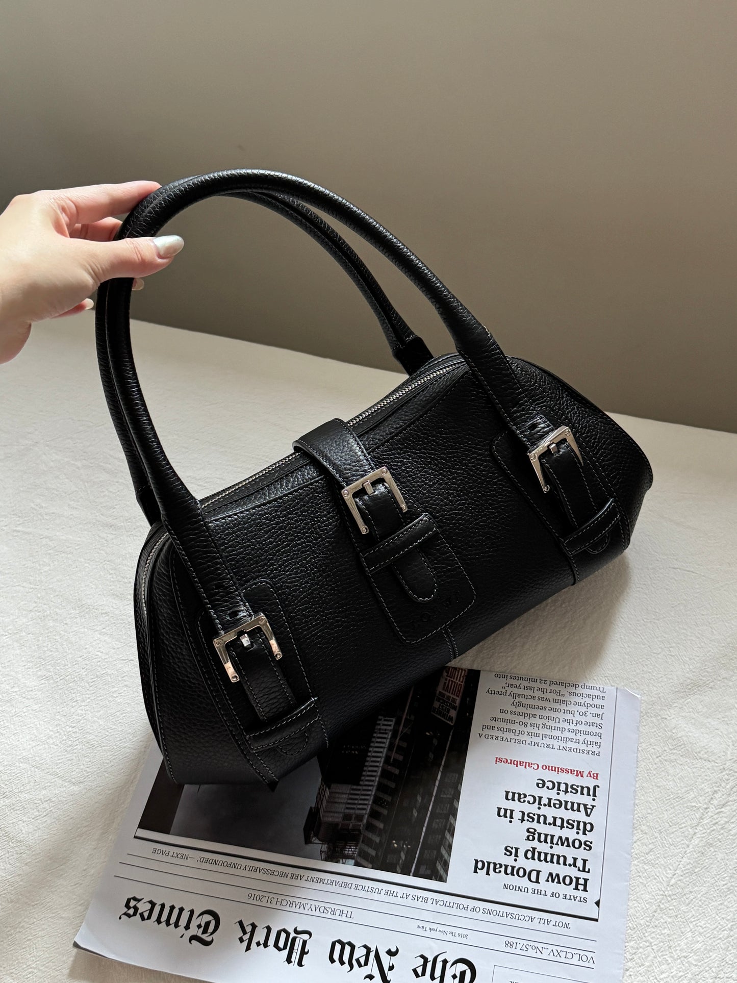 Vintage Loewe 黑銀扣ufo🛸