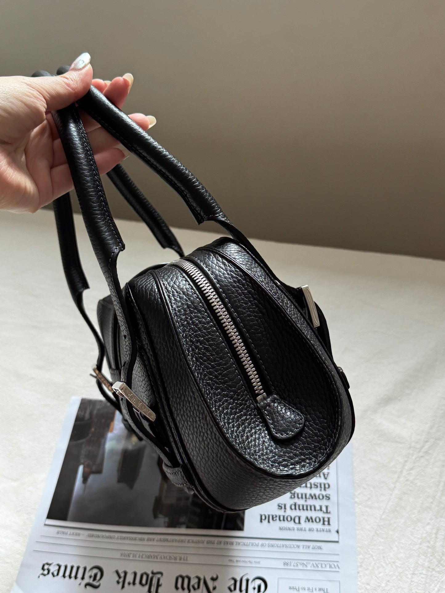 Vintage Loewe 黑銀扣ufo🛸