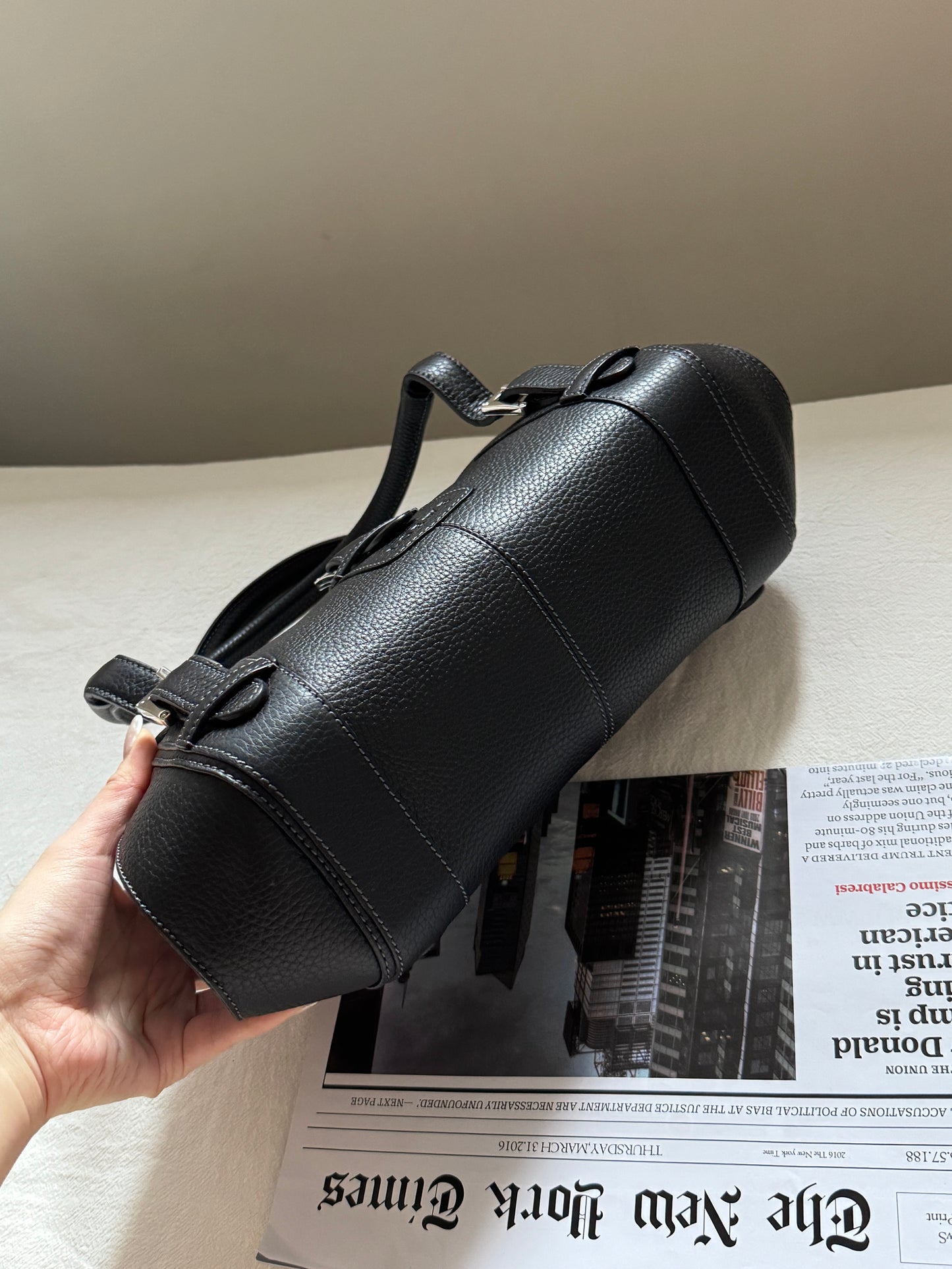 Vintage Loewe 黑銀扣ufo🛸