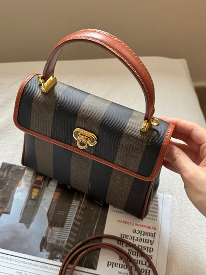 Vintage Fendi pequin mini kelly🪐