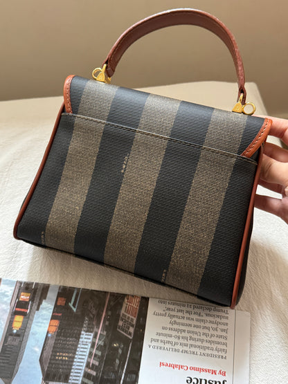 Vintage Fendi pequin mini kelly🪐