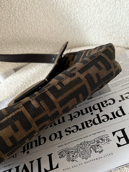 Vintage Fendi classic zucca baguette🥖