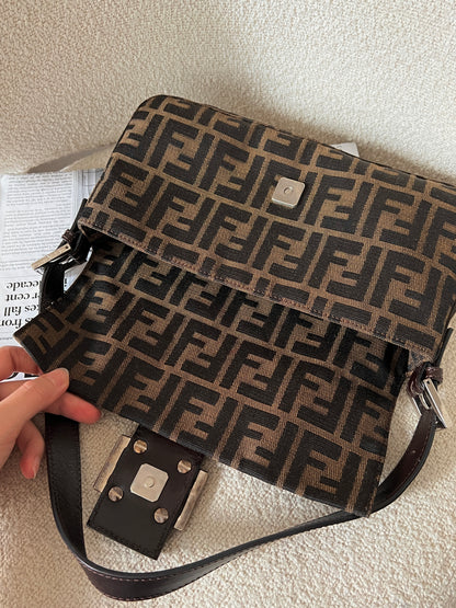 Vintage Fendi classic zucca baguette🥖