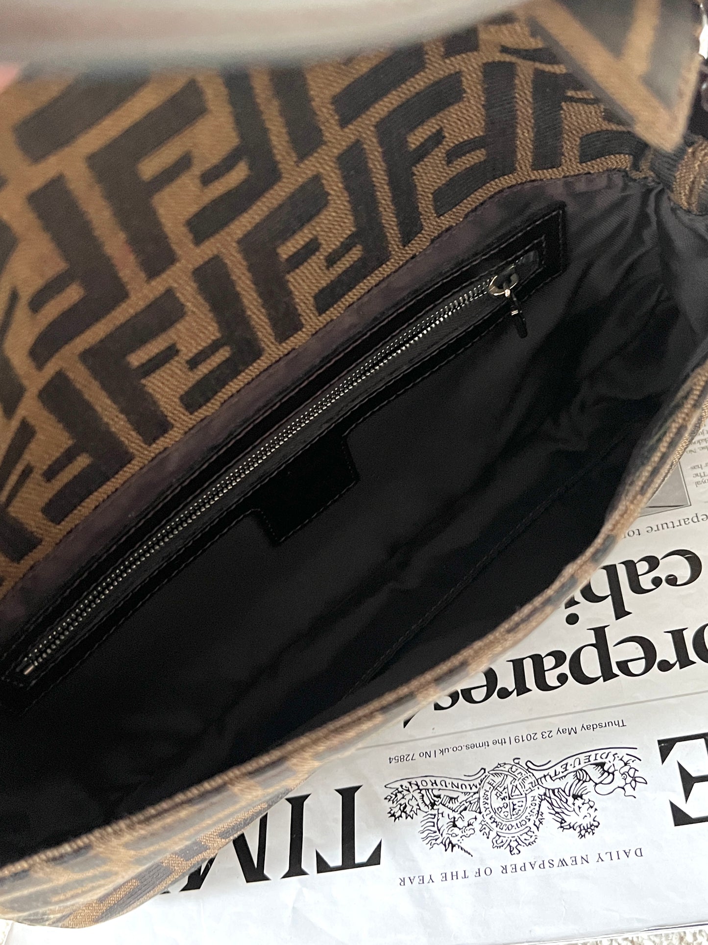 Vintage Fendi classic zucca baguette🥖