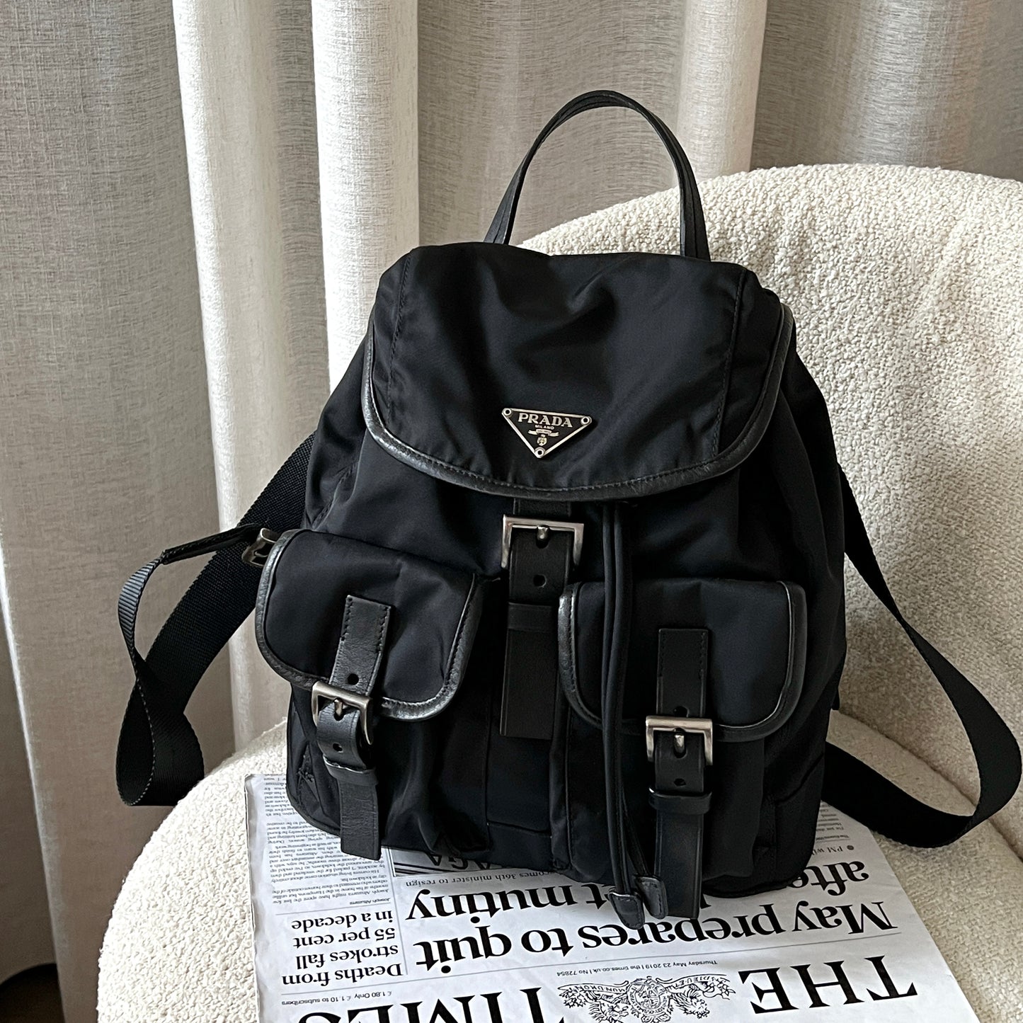 Vintage Prada 黑銀nylon backpack