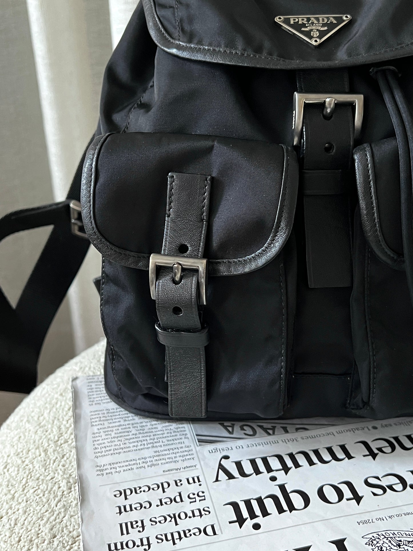 Vintage Prada 黑銀nylon backpack