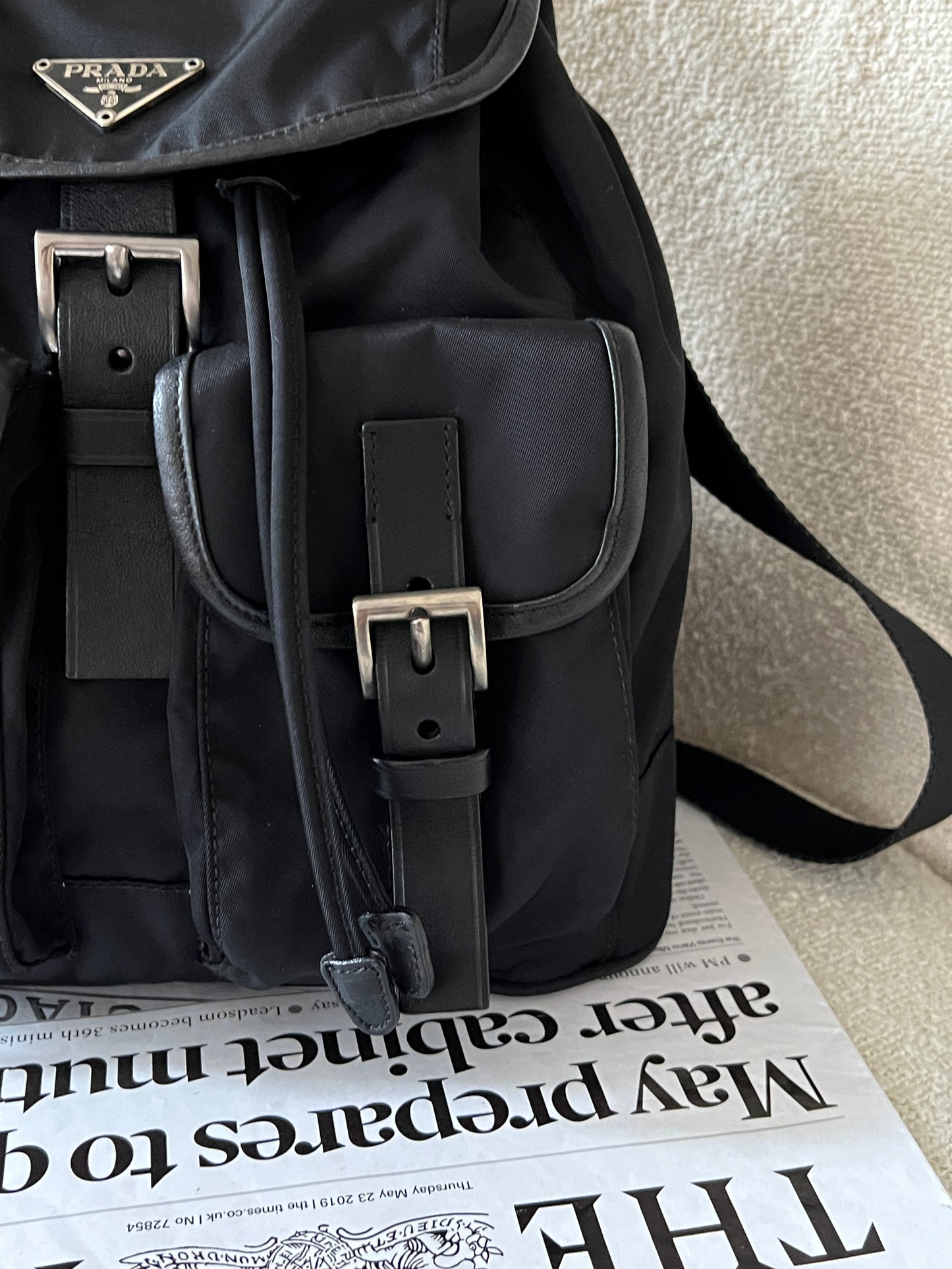 Vintage Prada 黑銀nylon backpack