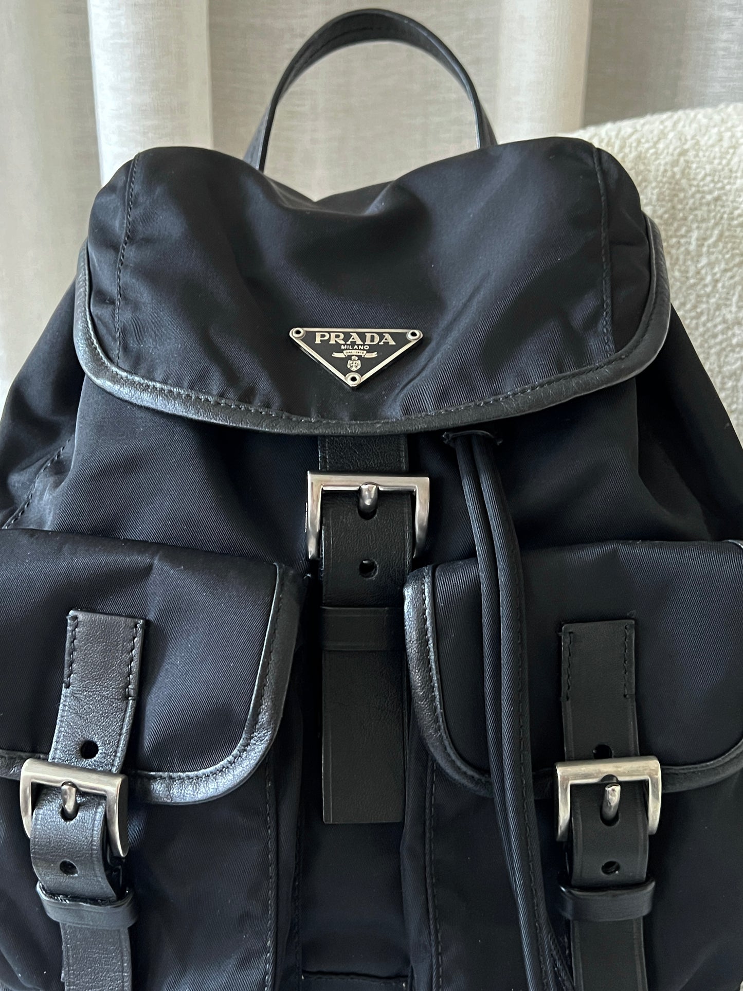 Vintage Prada 黑銀nylon backpack