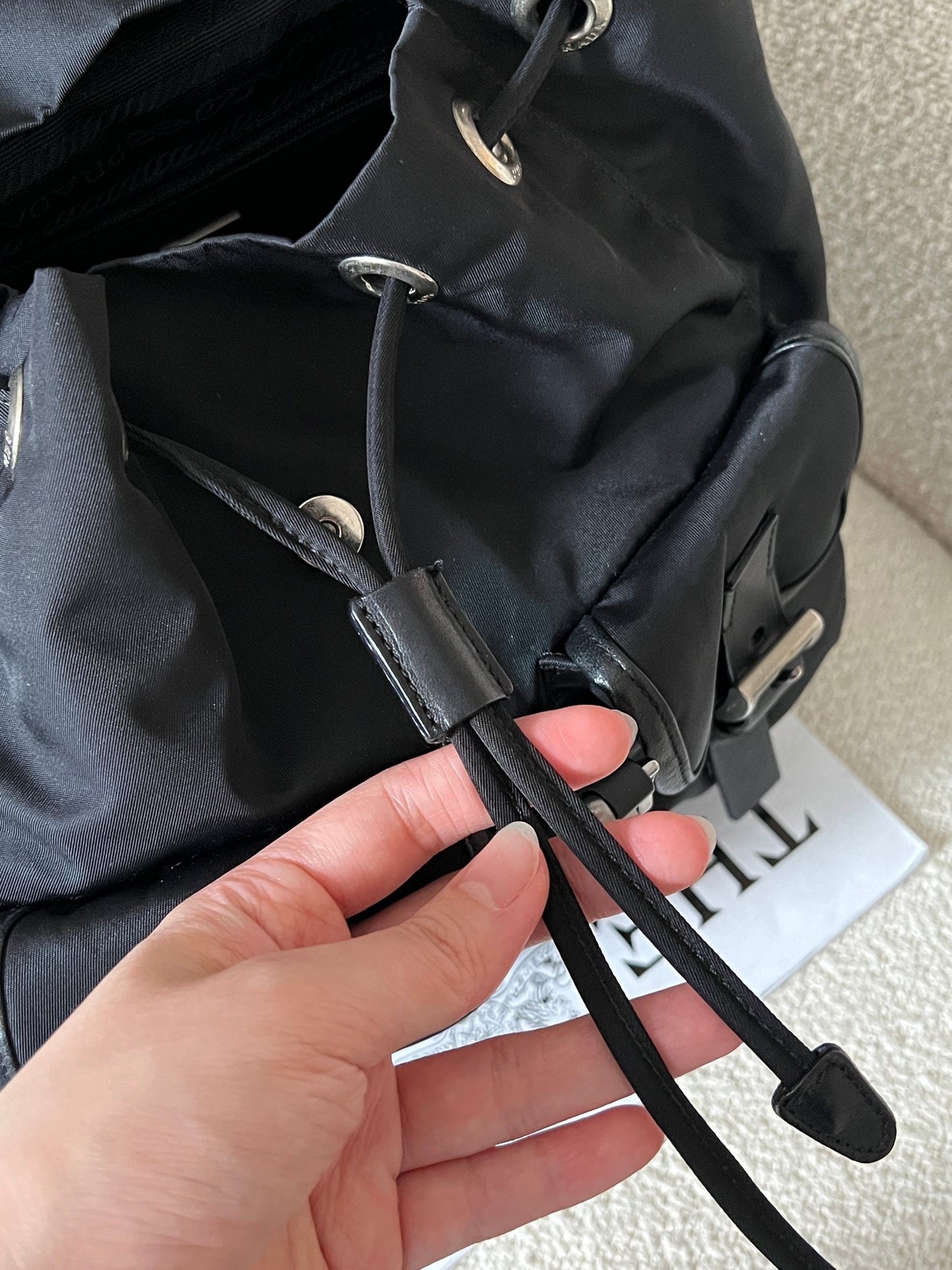 Vintage Prada 黑銀nylon backpack