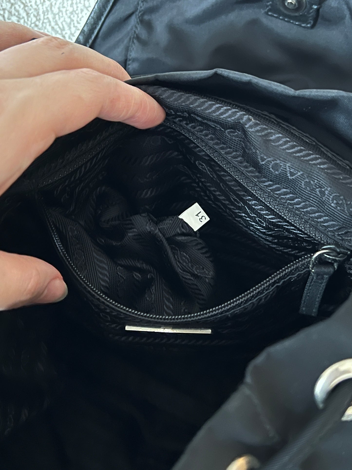 Vintage Prada 黑銀nylon backpack