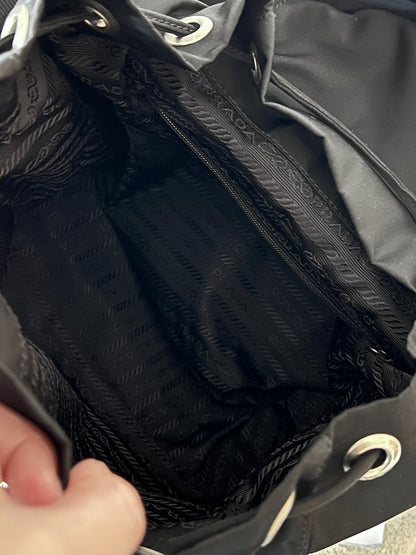 Vintage Prada 黑銀nylon backpack