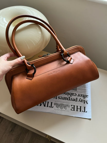 Vintage Salvatore Ferragamo木扣shoulder bag🪵