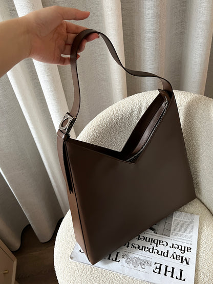 Vintage Salvatore Ferragamo leather shoulder bag