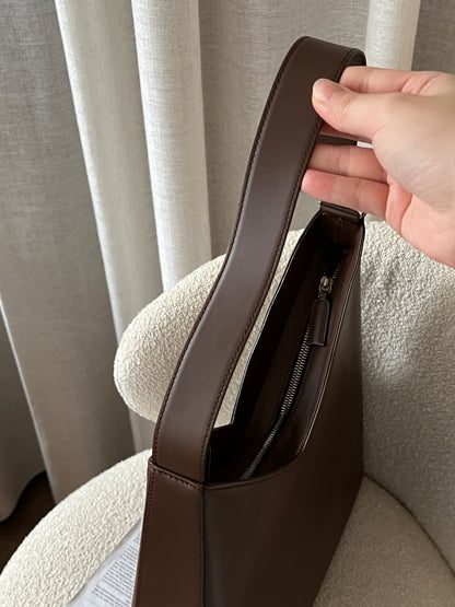 Vintage Salvatore Ferragamo leather shoulder bag