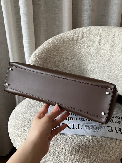 Vintage Salvatore Ferragamo leather shoulder bag