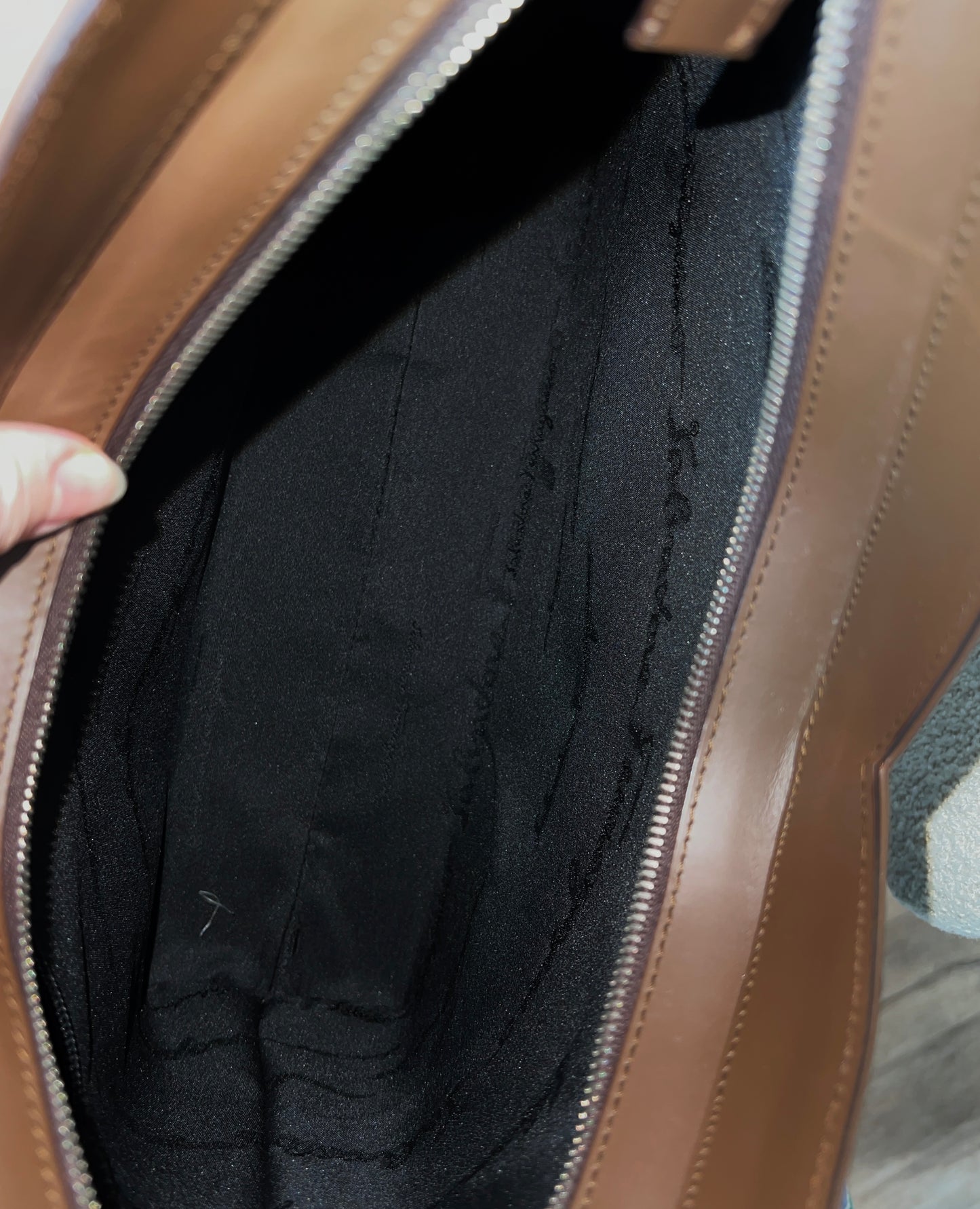 Vintage Salvatore Ferragamo leather shoulder bag