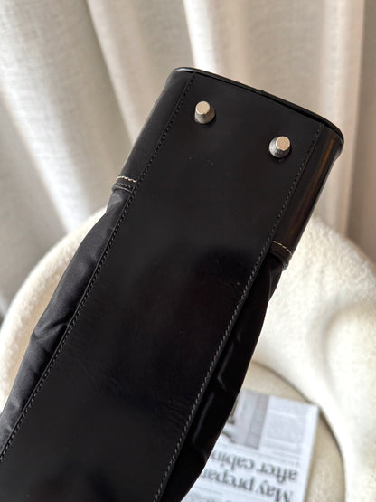 Vintage Prada nylon拼皮保齡包🪐