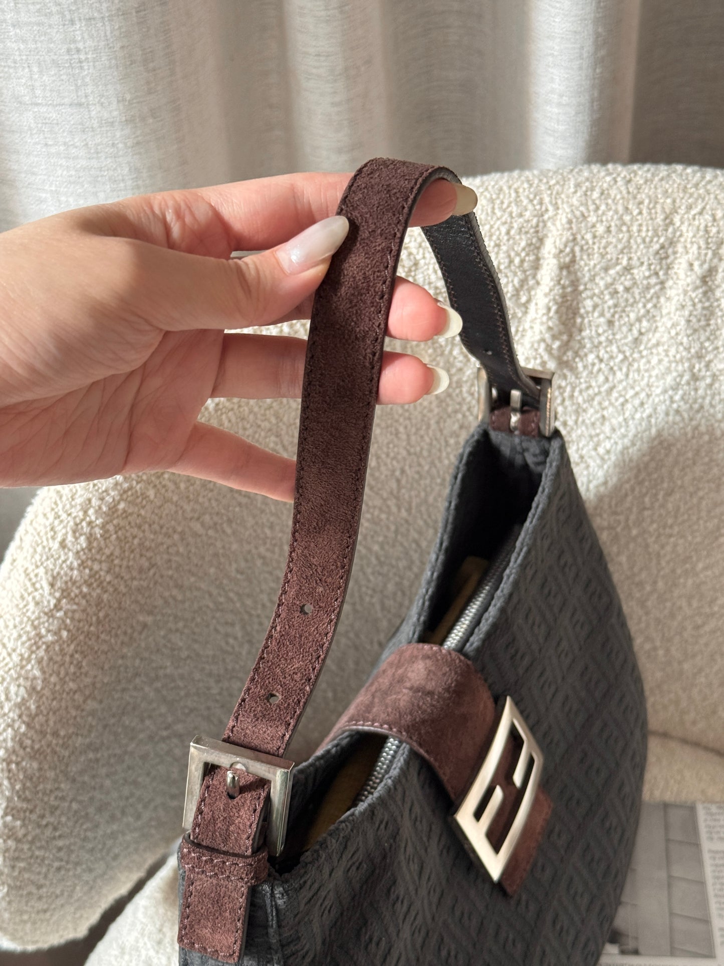 Rare! Vintage Fendi suede牛角hobo🥐