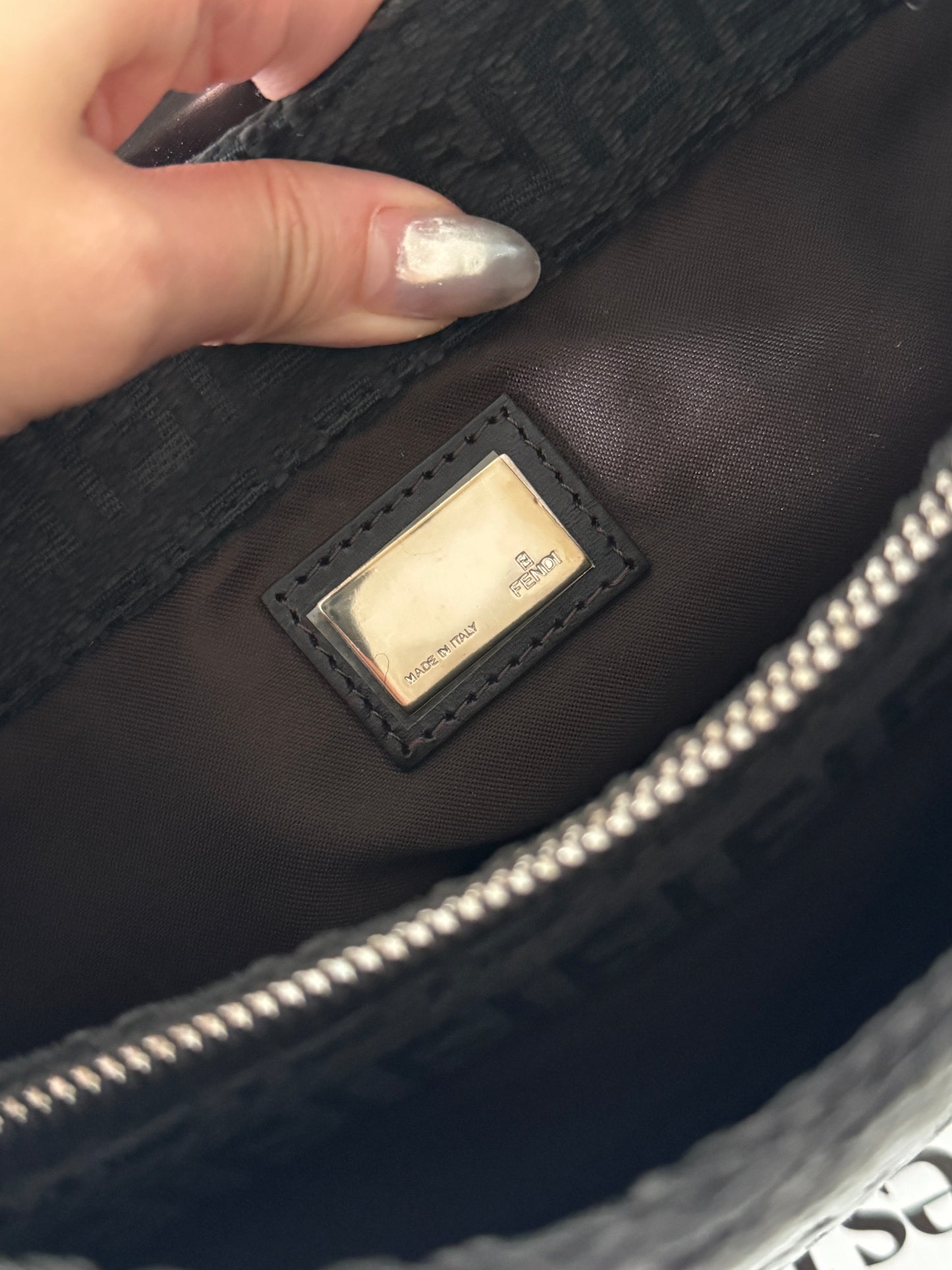 Rare! Vintage Fendi suede牛角hobo🥐