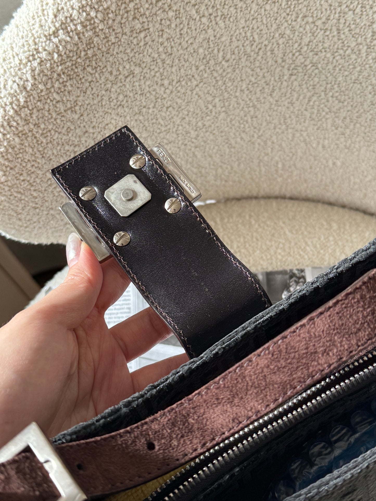 Rare! Vintage Fendi suede牛角hobo🥐
