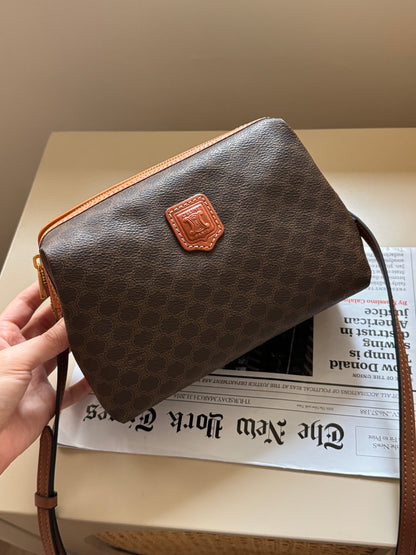 Vintage Celine brown macadam pouch☁️