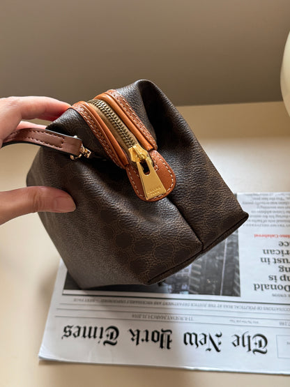 Vintage Celine brown macadam pouch☁️