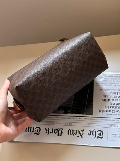 Vintage Celine brown macadam pouch☁️