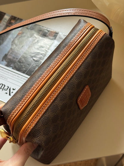 Vintage Celine brown macadam pouch☁️