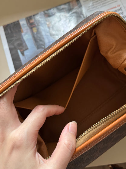 Vintage Celine brown macadam pouch☁️