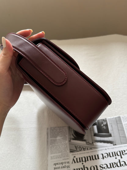Vintage Cartier波爾多紅 turnlock box bag🍷