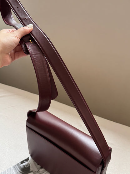 Vintage Cartier波爾多紅 turnlock box bag🍷