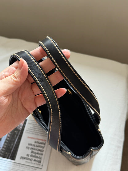 Vintage Chanel calfskin vivian tote