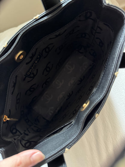 Vintage Chanel calfskin vivian tote